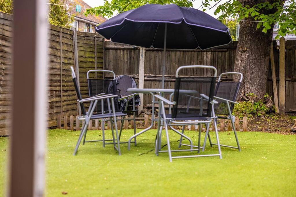3 Bedrooms House-Sofabed-Parking-Bbqstove-Garden London Luaran gambar