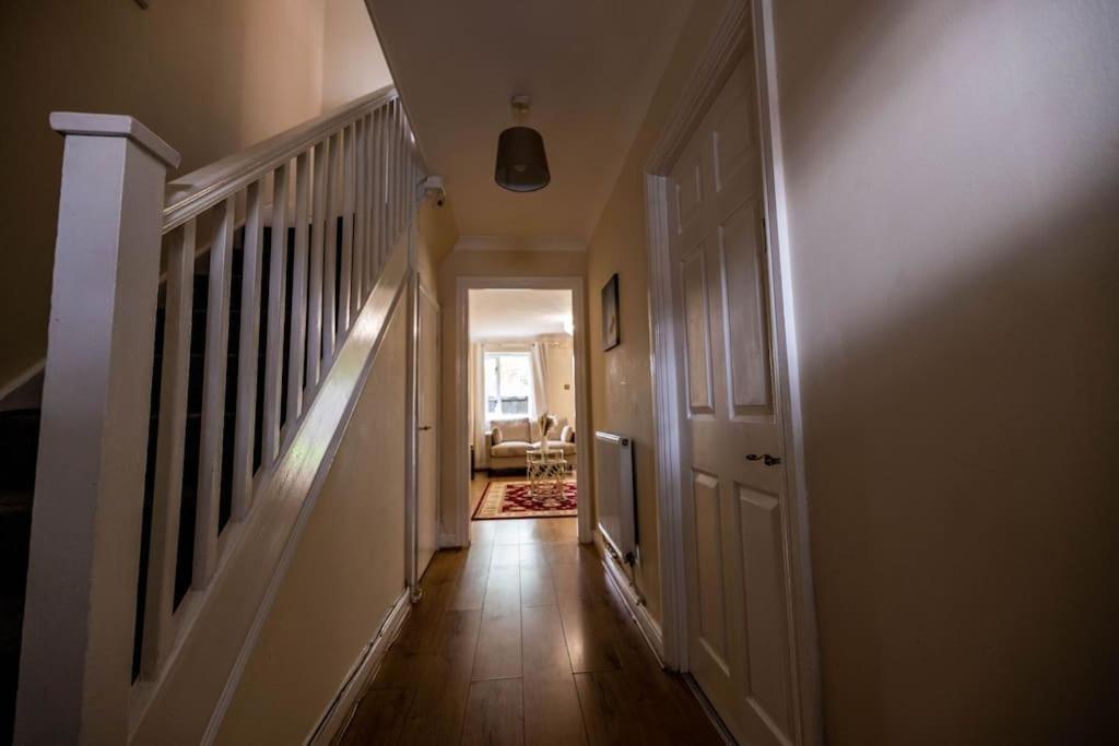 3 Bedrooms House-Sofabed-Parking-Bbqstove-Garden London Luaran gambar