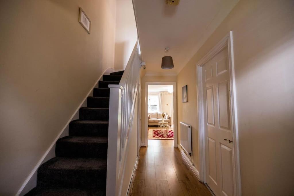 3 Bedrooms House-Sofabed-Parking-Bbqstove-Garden London Luaran gambar